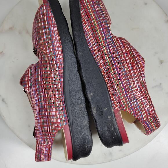 SAS Relaxed Rainbow Sandals Womens 7 Red Leather Open Toe Casual Slingback Strap - Picture 16 of 16
